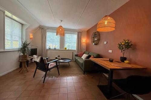 Woonkamer met eethoek