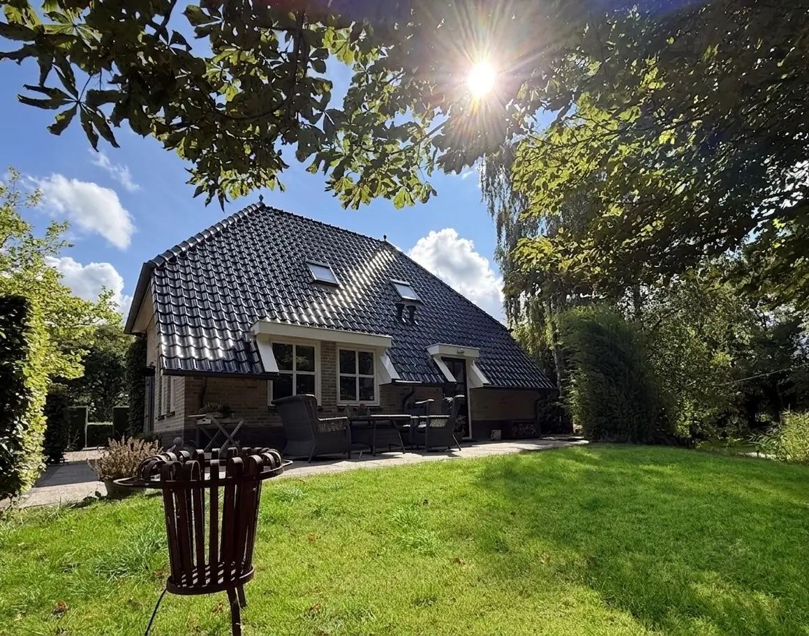 Eigen tuin met vuurkorf